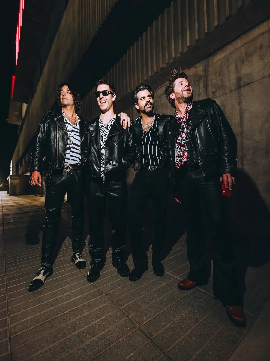 Los cuatro integrantes de The Nighters reunidos